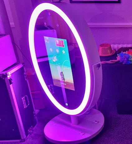 magic mirror booth