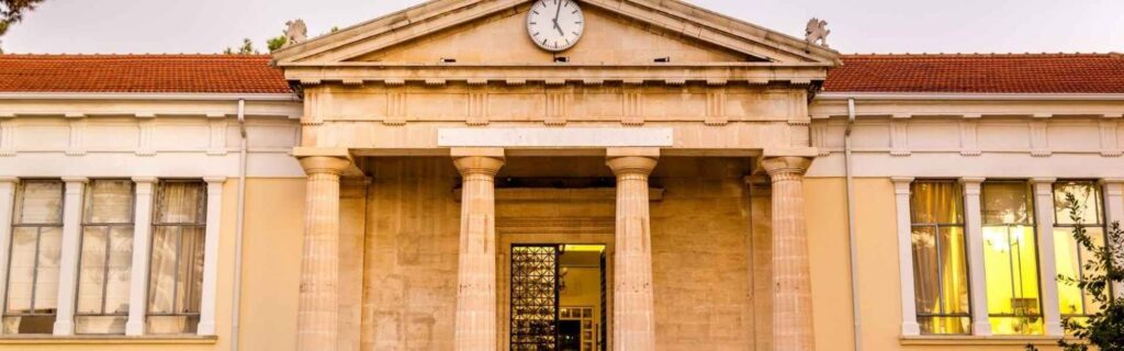 entrace to leeds town hall